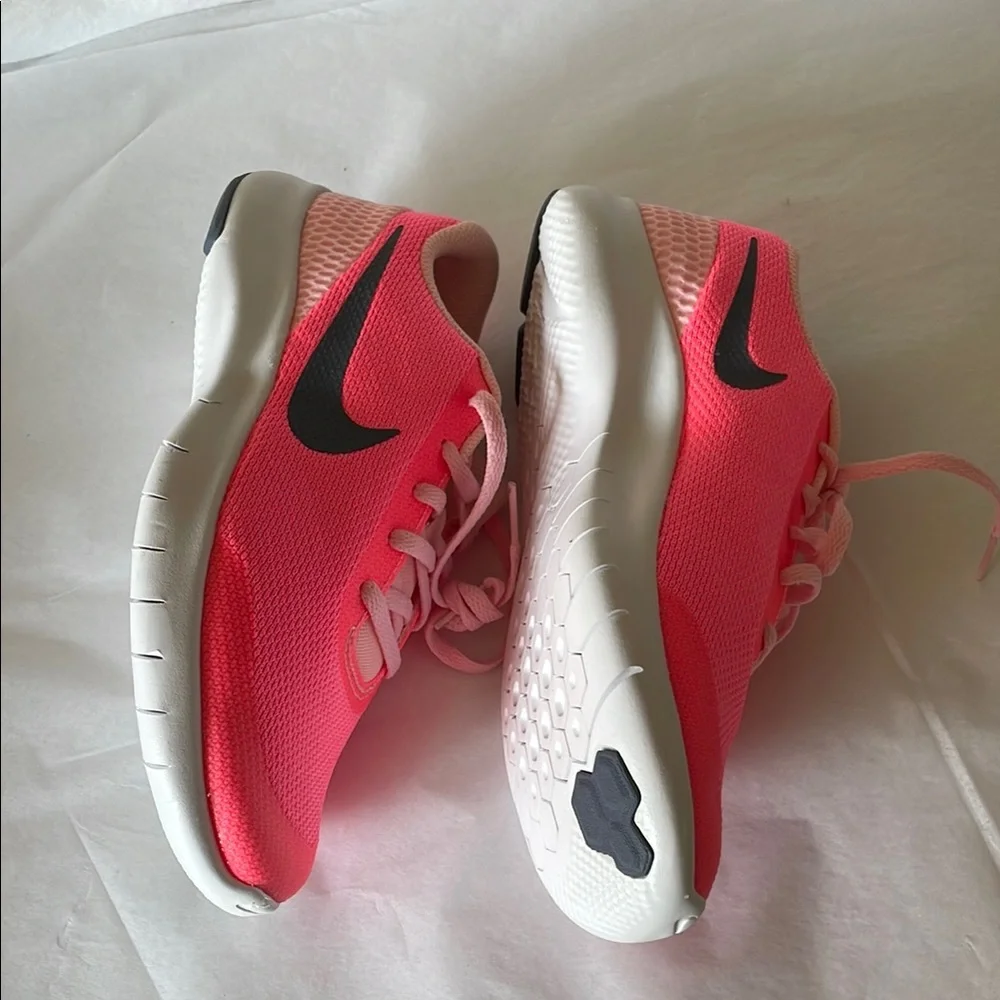 Nike Pink and Black Sneakers Sleek Design Breathable Mesh Nike flex